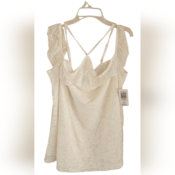 Torrid White Floral Off the Shoulder Top~Shirt Blouse Plus Size 2 NWT - Picture 2 of 3